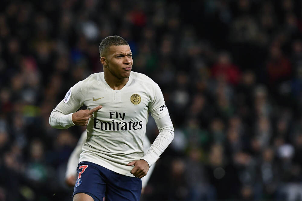 阿里巴斯：阿隆索正试图让居莱尔掌控球队 我梦想有一天回到皇马